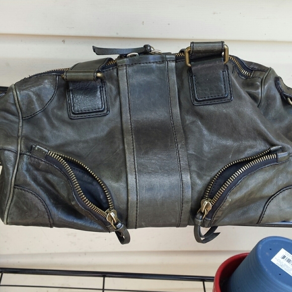 Chloe - Picture 5 of 8